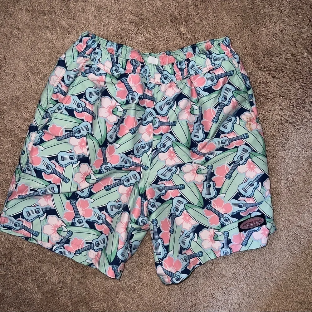 Vineyard Vines Men’s a happy Swim Trunks Pink Blue Flowers and Guitars Size Sm